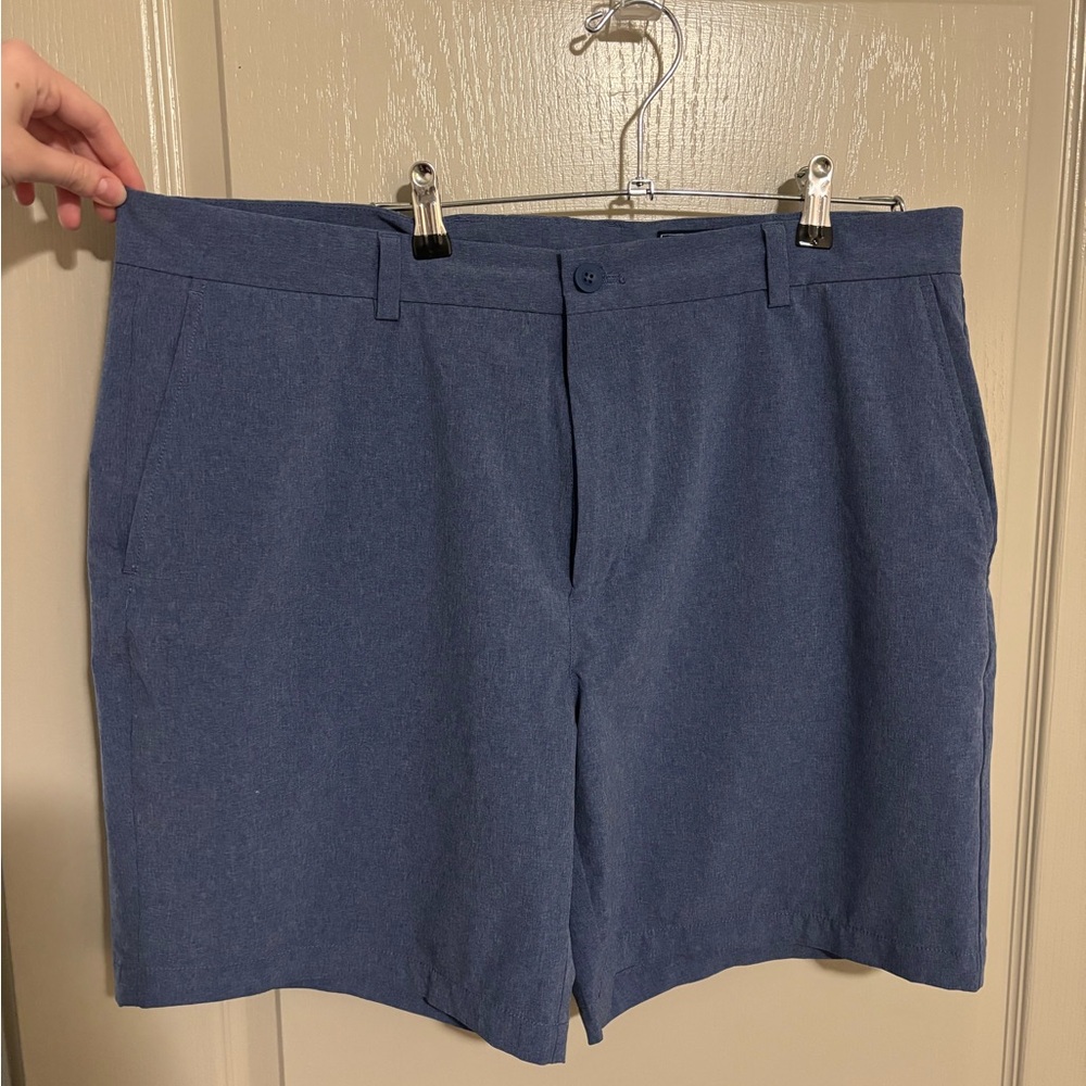 Vineyard Vines Performance Breaker Flat Front Sho… - image 1